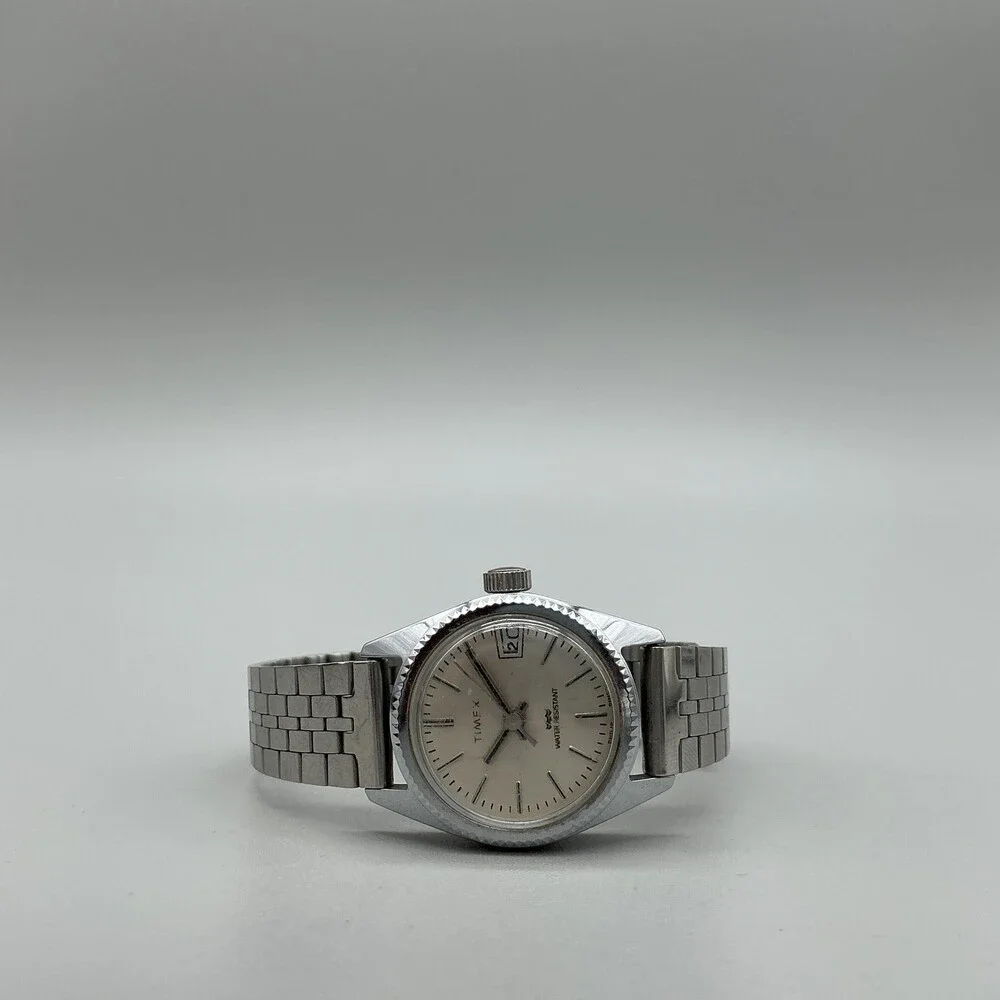 Vintage Timex Womens Watch 23mm Cream Dial Date Silver Tone Wind Bracelet